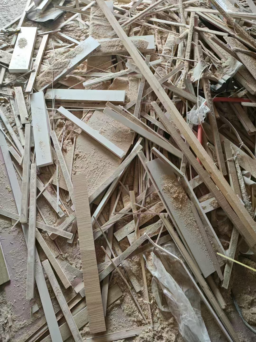 想看到是不是真木頭，請(qǐng)去工地哦